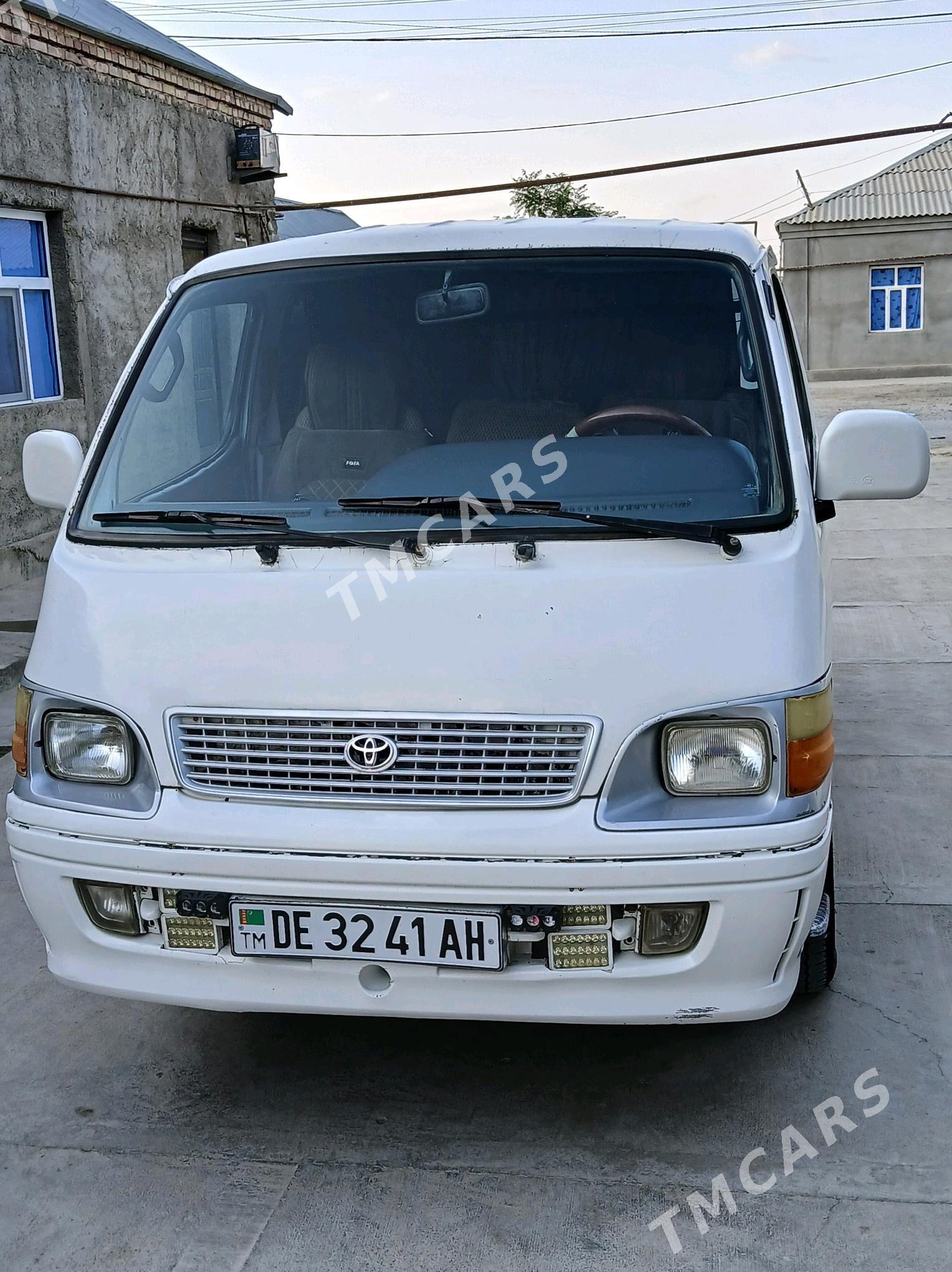 Toyota Hiace 1999 - 70 000 TMT - Бахарден - img 3