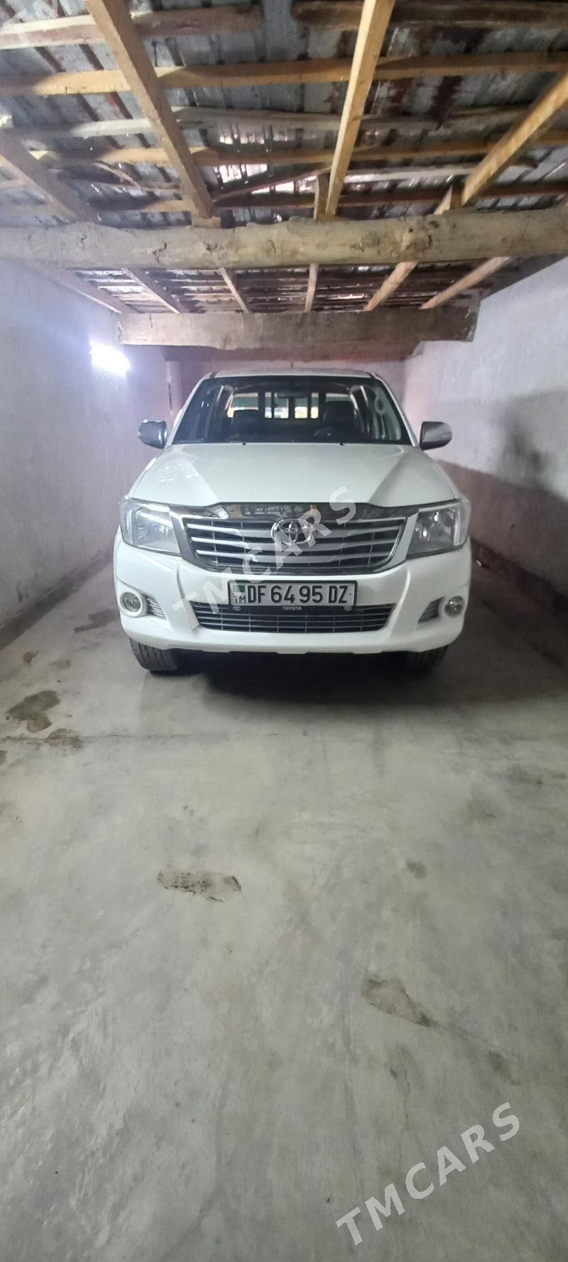 Toyota Hilux 2013 - 320 000 TMT - Daşoguz - img 5