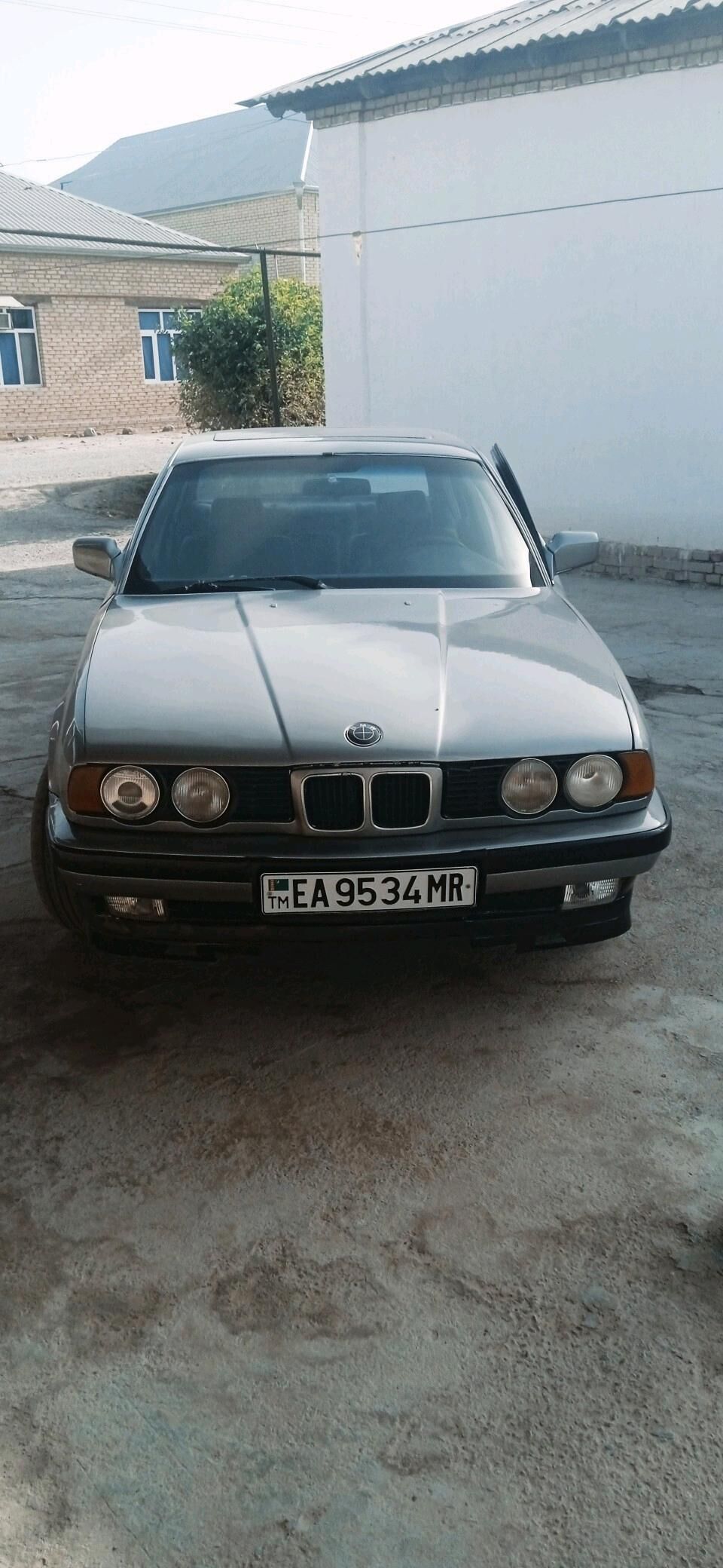 BMW 520 1990 - 45 000 TMT - Mary - img 2