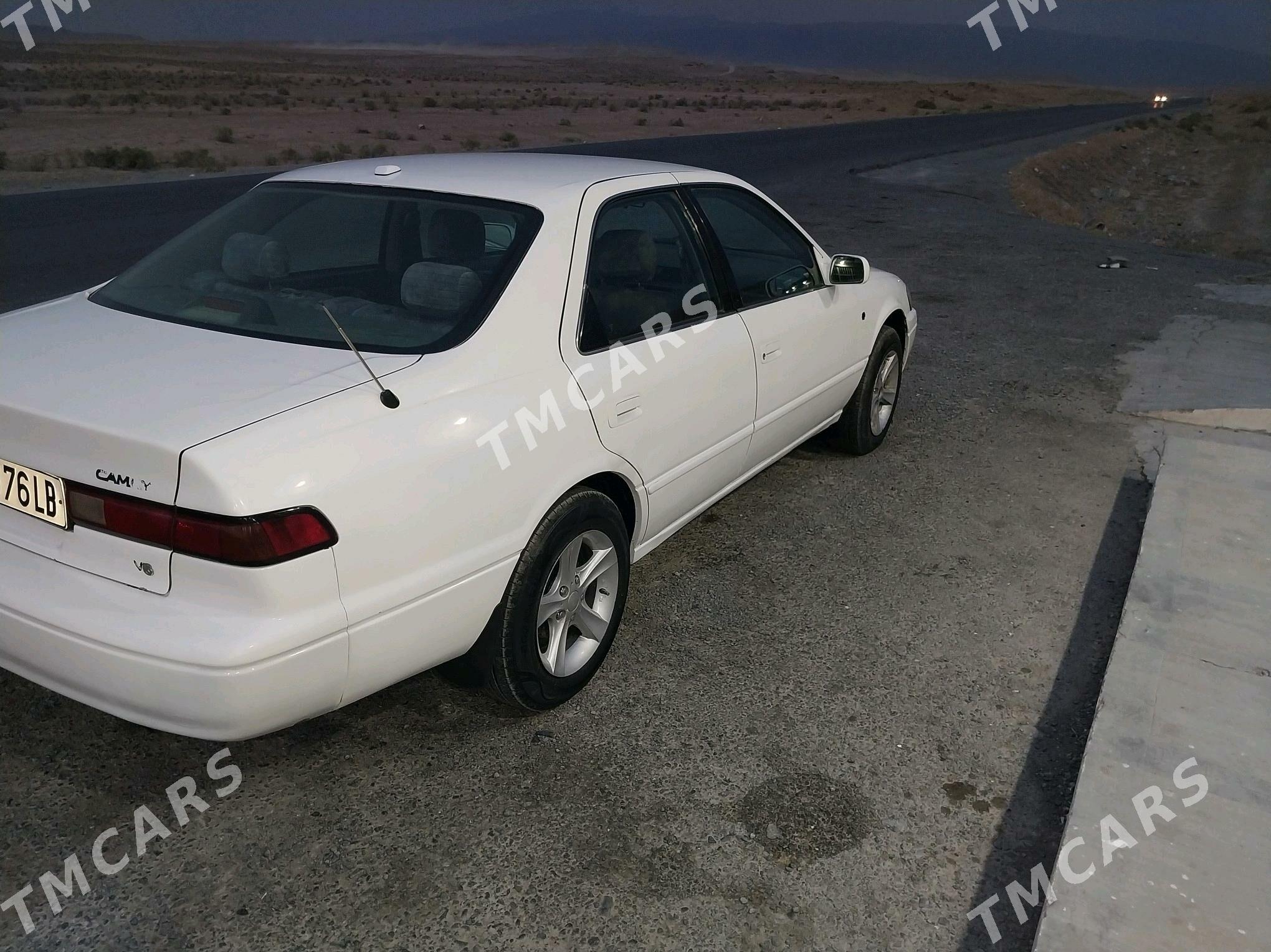 Toyota Camry 1998 - 105 000 TMT - Койтендаг - img 4