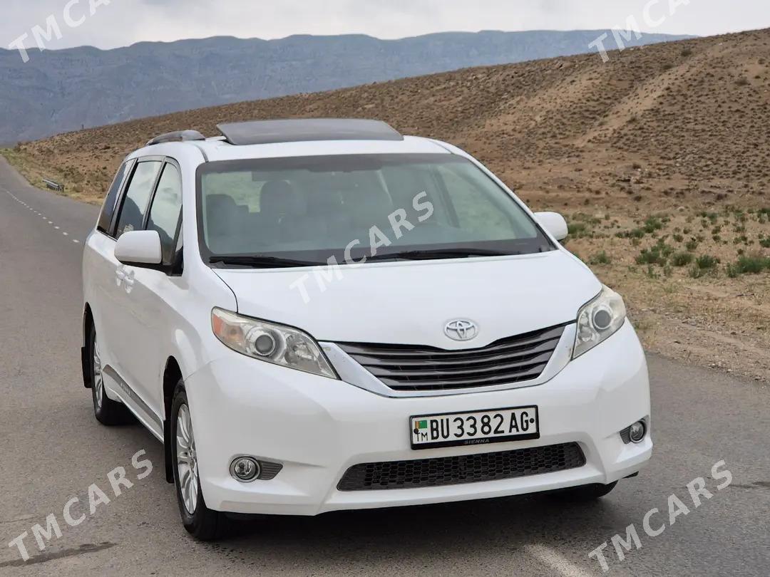 Toyota Sienna 2011 - 305 000 TMT - Gyzylarbat - img 2