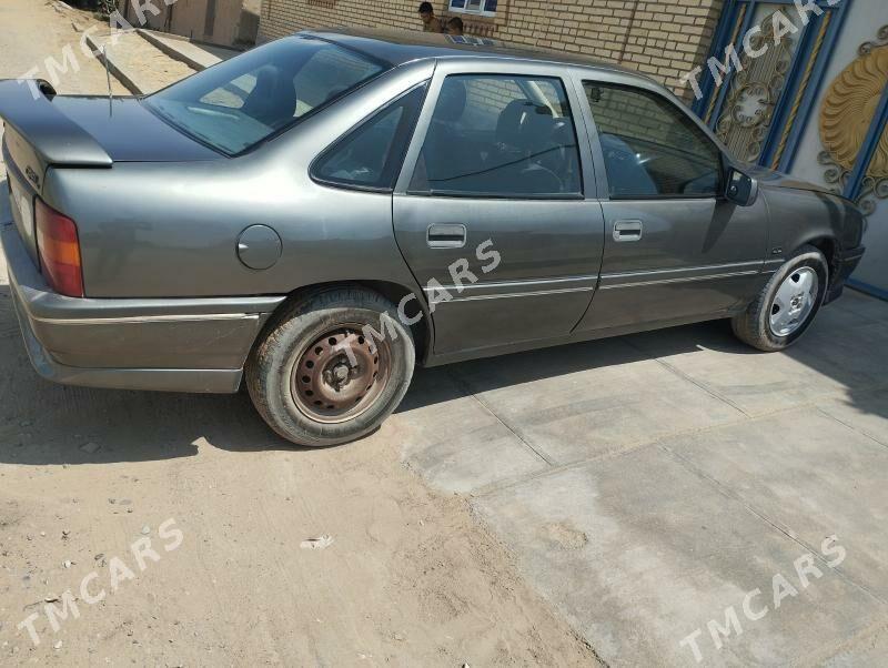 Opel Vectra 1990 - 38 000 TMT - Darganata - img 6