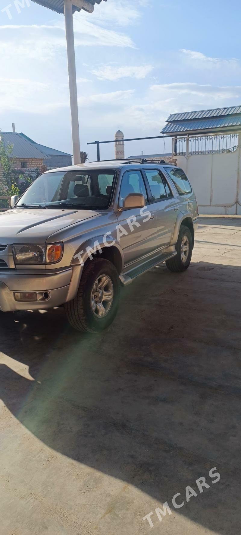 Toyota 4Runner 2001 - 156 000 TMT - Мары - img 2