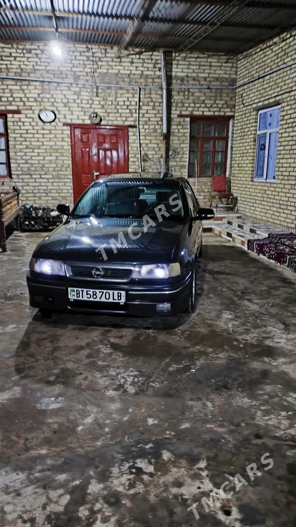 Opel Vectra 1990 - 44 000 TMT - Саят - img 3