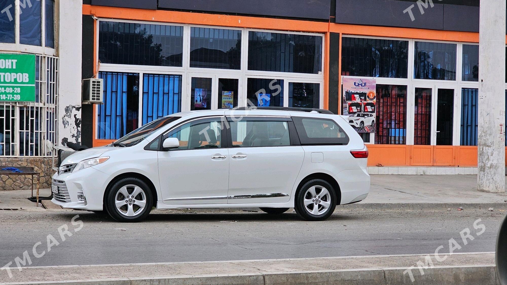 Toyota Sienna 2020 - 355 000 TMT - Туркменабат - img 2