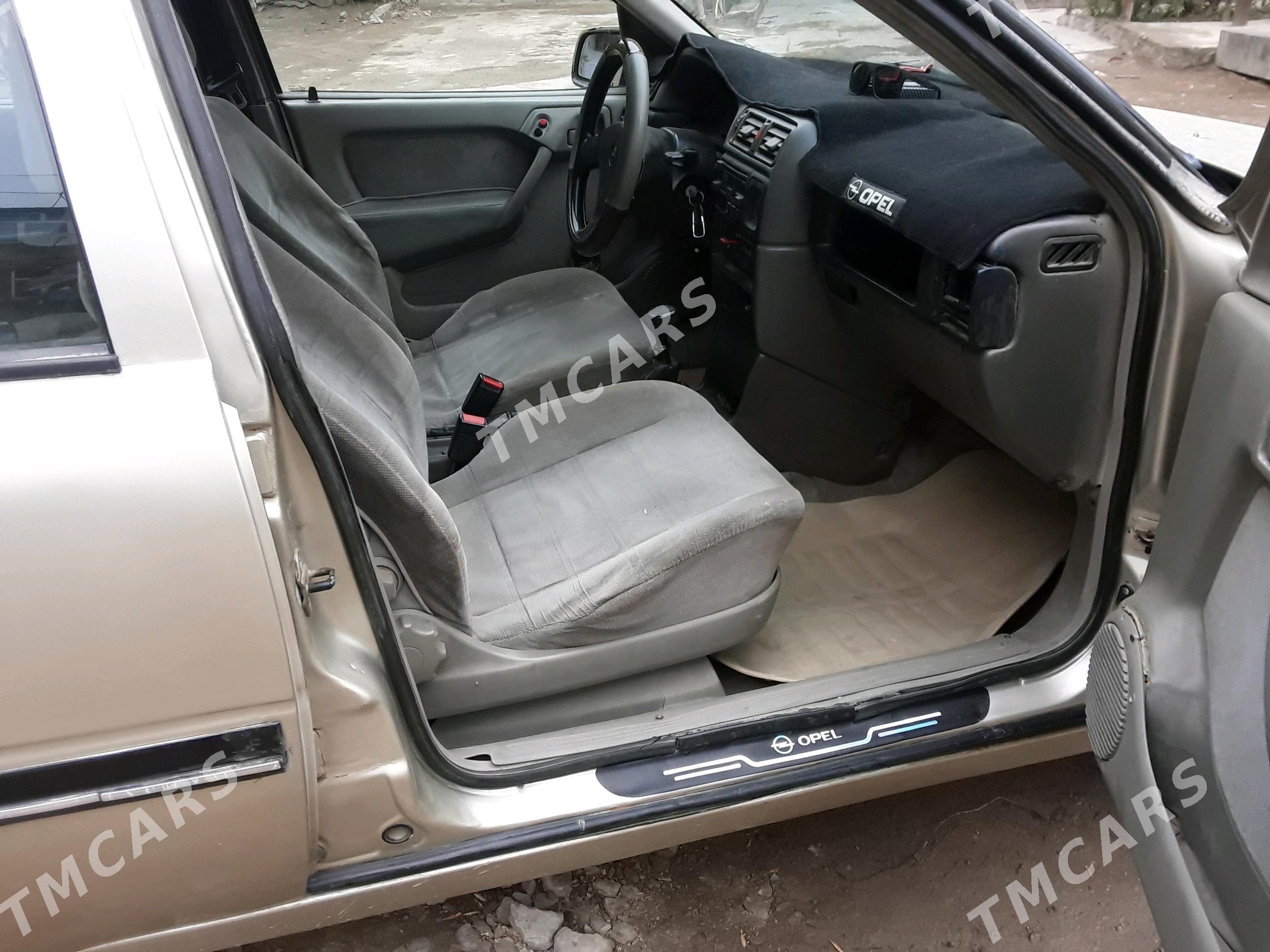 Opel Vectra 1992 - 28 000 TMT - Дашогуз - img 7