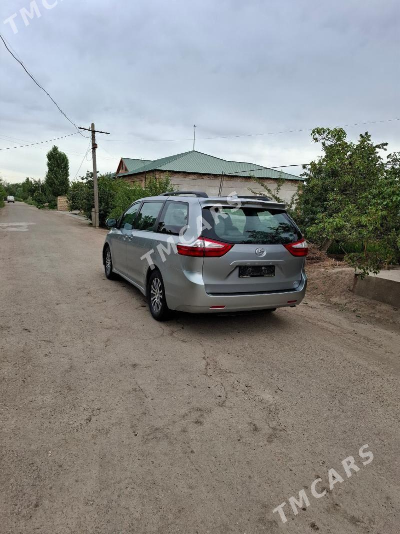 Toyota Sienna 2019 - 420 000 TMT - Дашогуз - img 3