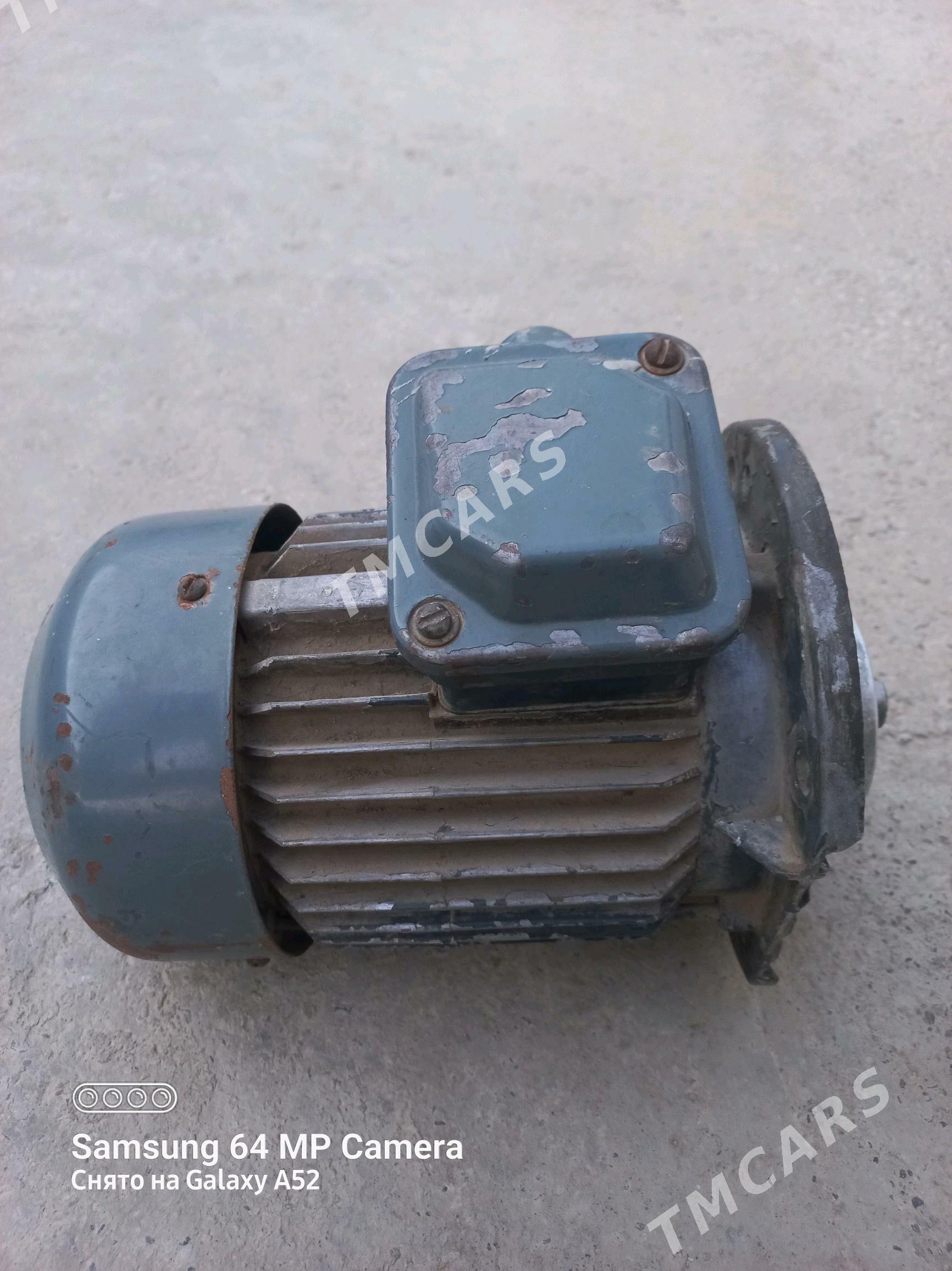 elektro dwigatel 380v - Büzmeýin - img 1