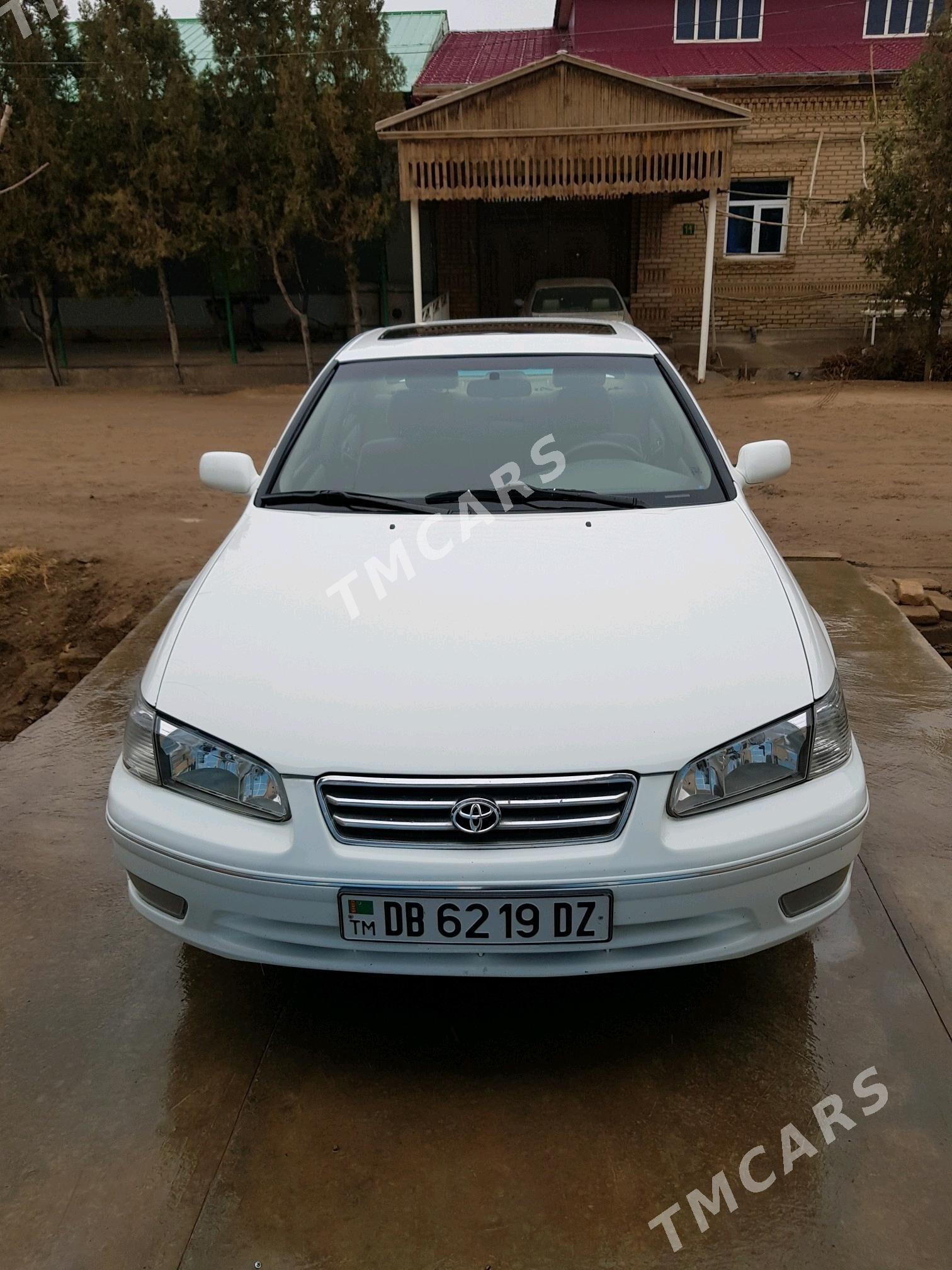 Toyota Camry 2001 - 150 000 TMT - Акдепе - img 4