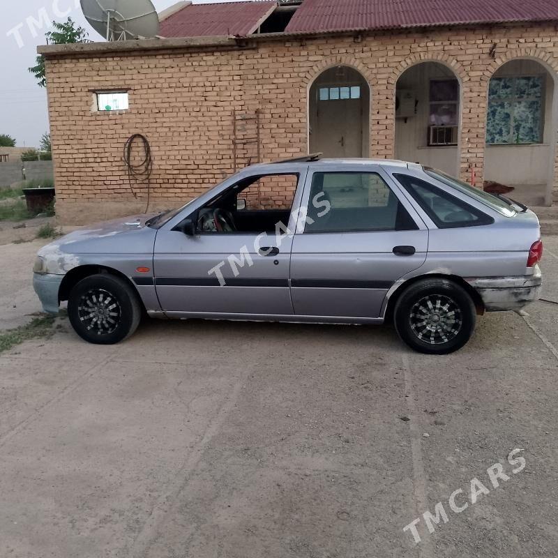 Ford Escort 1996 - 18 000 TMT - Kaka - img 3