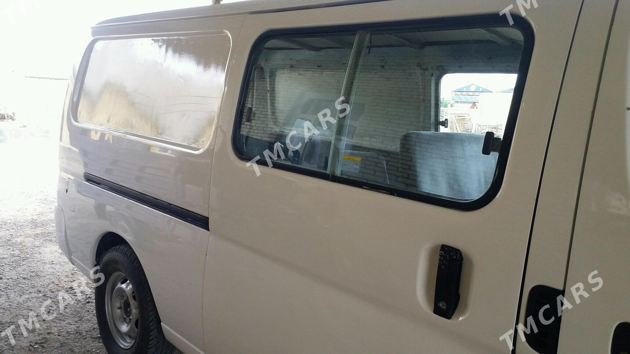 Nissan Urvan 2006 - 130 000 TMT - Мары - img 7