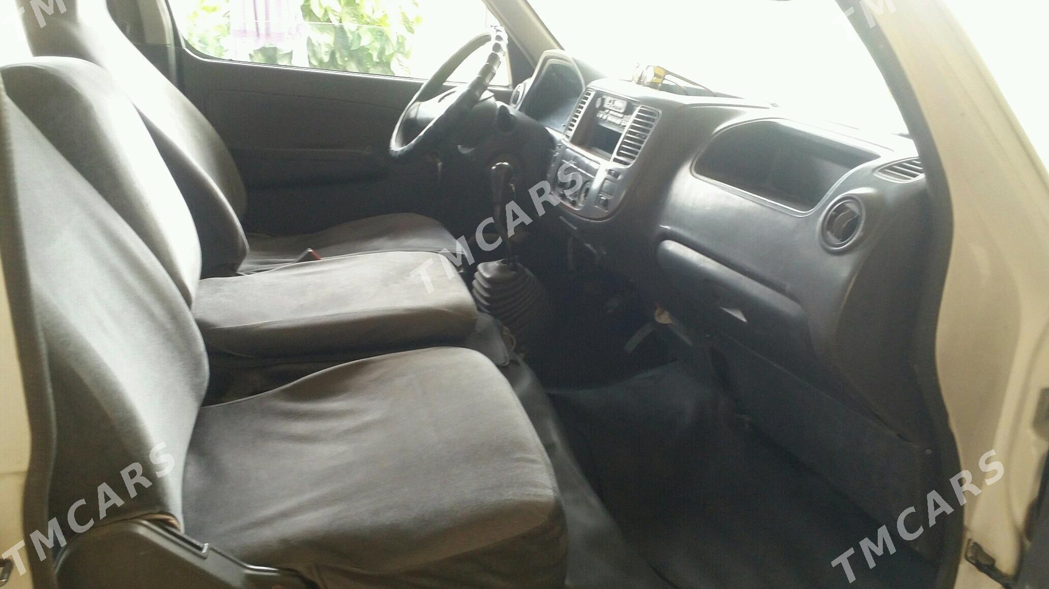 Nissan Urvan 2006 - 130 000 TMT - Мары - img 6