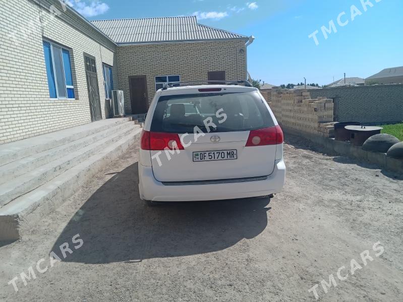 Toyota Sienna 2005 - 160 000 TMT - Wekilbazar - img 4