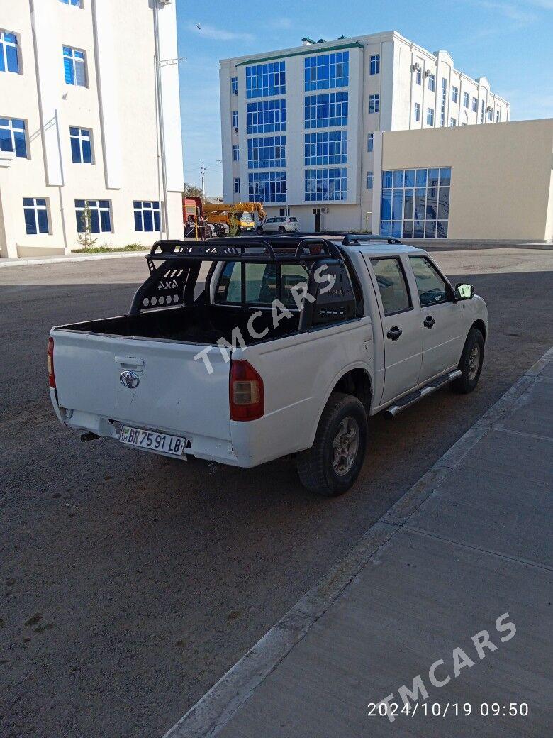 Toyota Hilux 2010 - 75 000 TMT - Türkmenabat - img 2