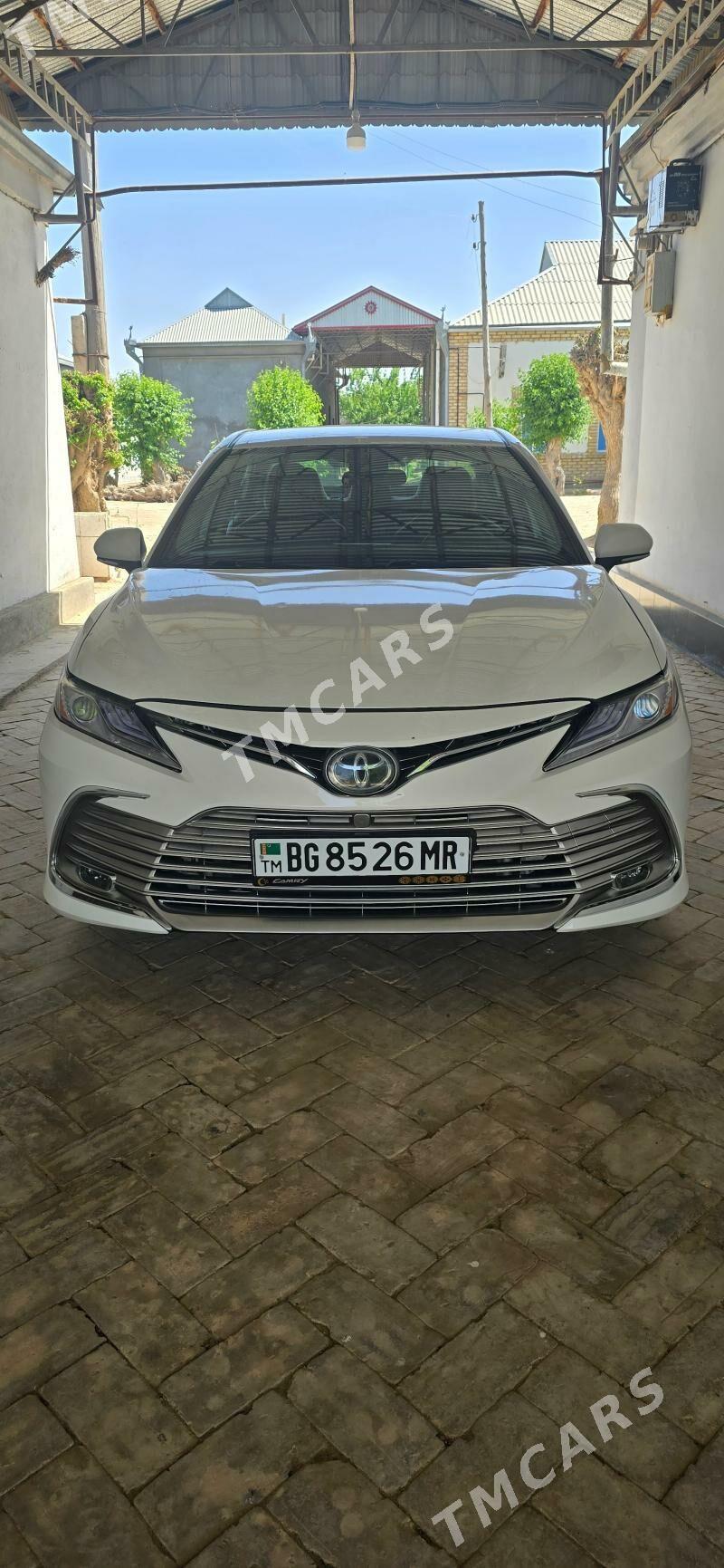 Toyota Camry 2022 - 330 000 TMT - Ёлётен - img 5