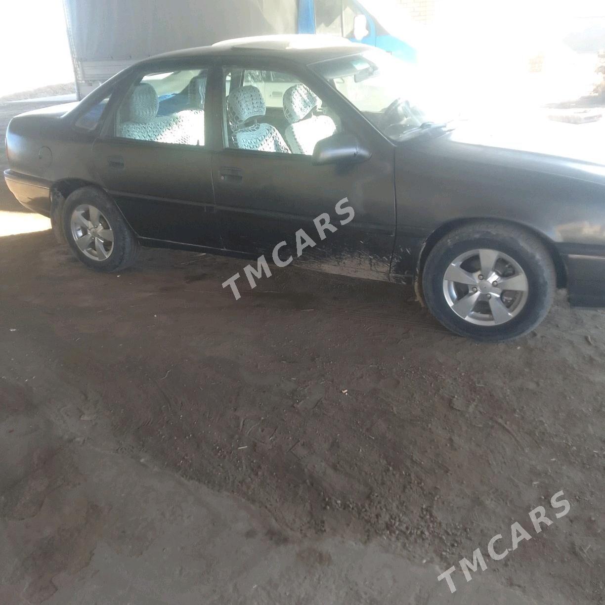 Opel Vectra 1992 - 23 000 TMT - Мары - img 3