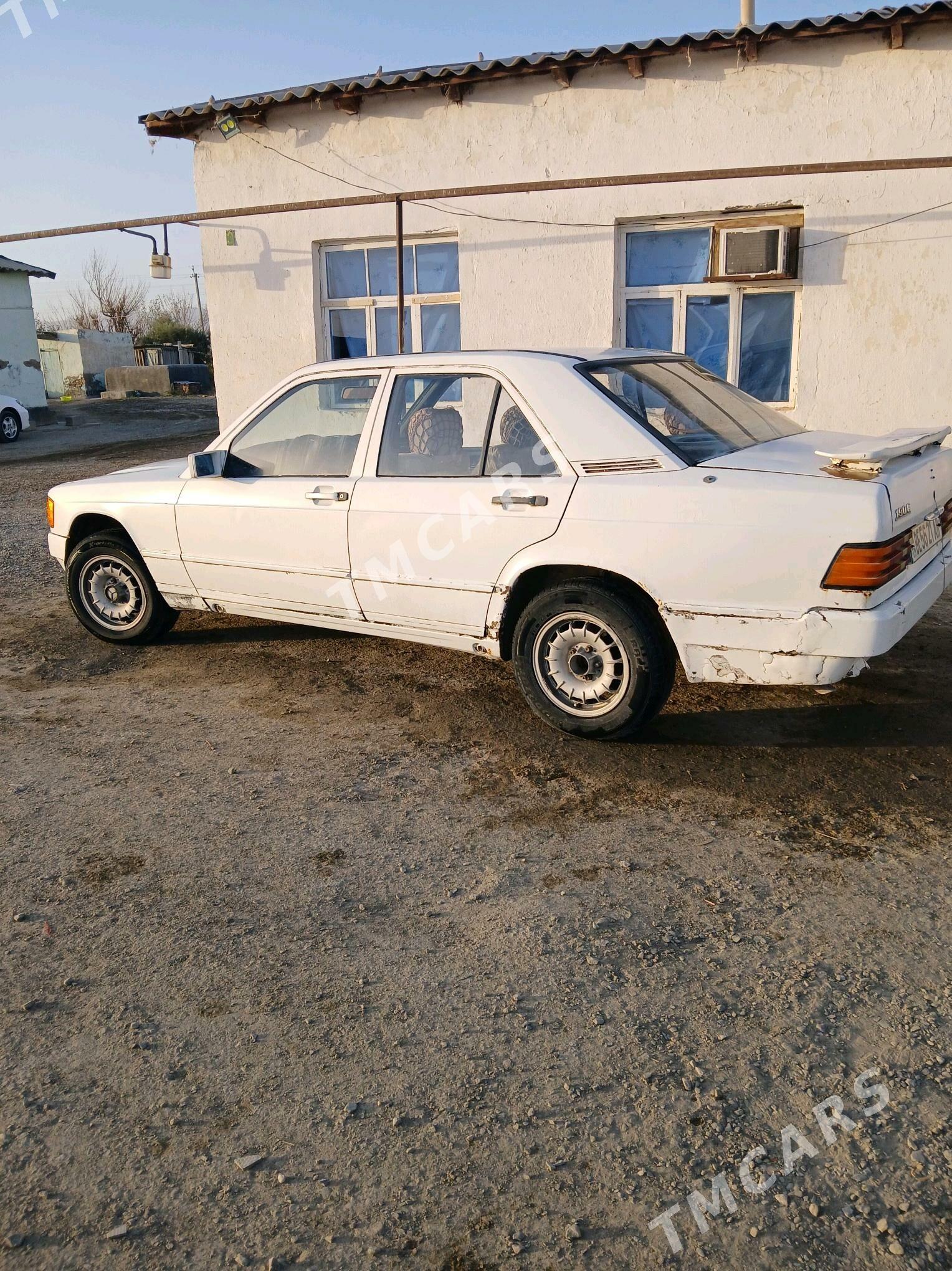 Mercedes-Benz 190E 1988 - 12 000 TMT - Bäherden - img 1