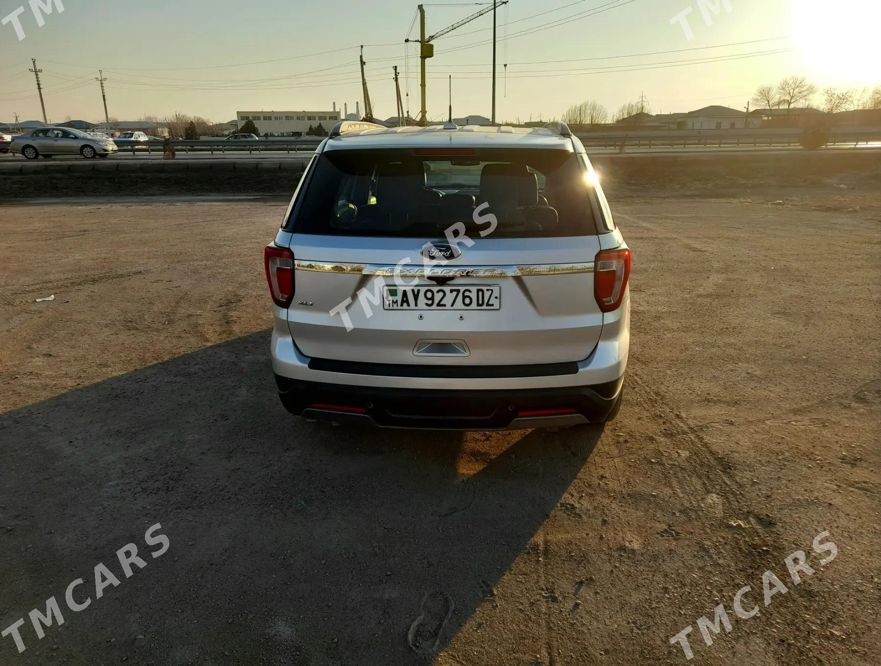 Ford Explorer 2018 - 350 000 TMT - Дашогуз - img 5
