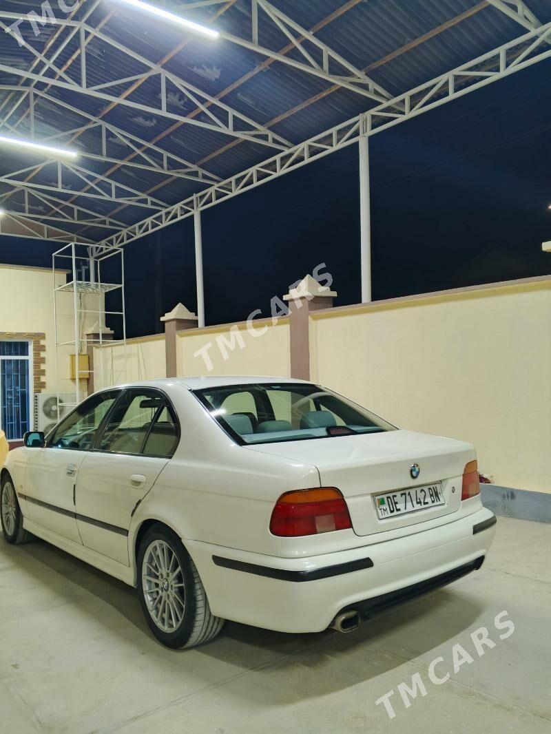 BMW E39 1999 - 70 000 TMT - Балканабат - img 6