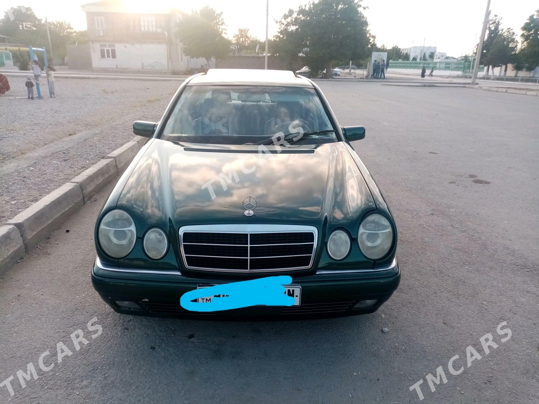 Mercedes-Benz E320 1999 - 87 000 TMT - Balkanabat - img 4