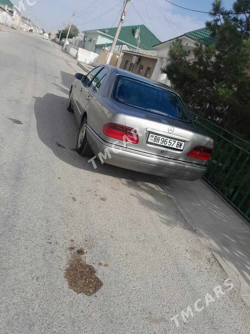 Mercedes-Benz C320 1999 - 90 000 TMT - Балканабат - img 5