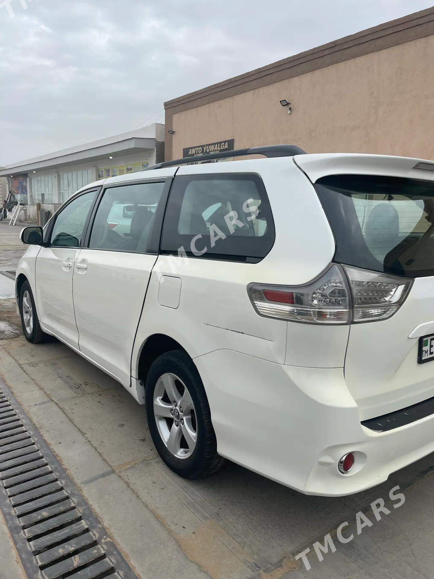 Toyota Sienna 2012 - 300 000 TMT - Mary - img 10