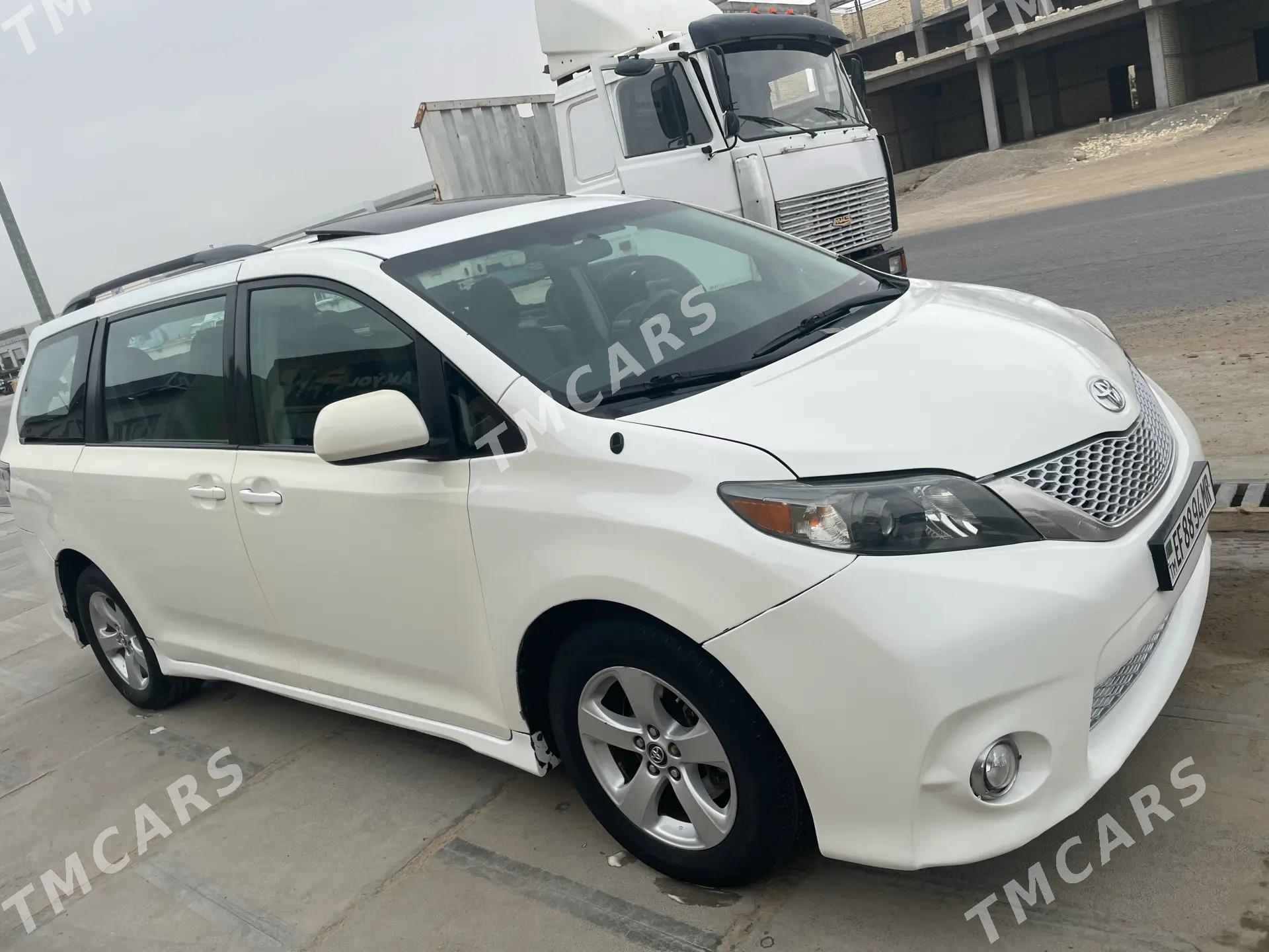 Toyota Sienna 2012 - 300 000 TMT - Mary - img 4