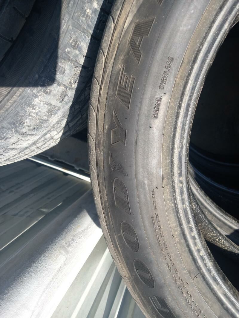 235-55-20 goodyear 1 000 TMT - Bedew - img 3