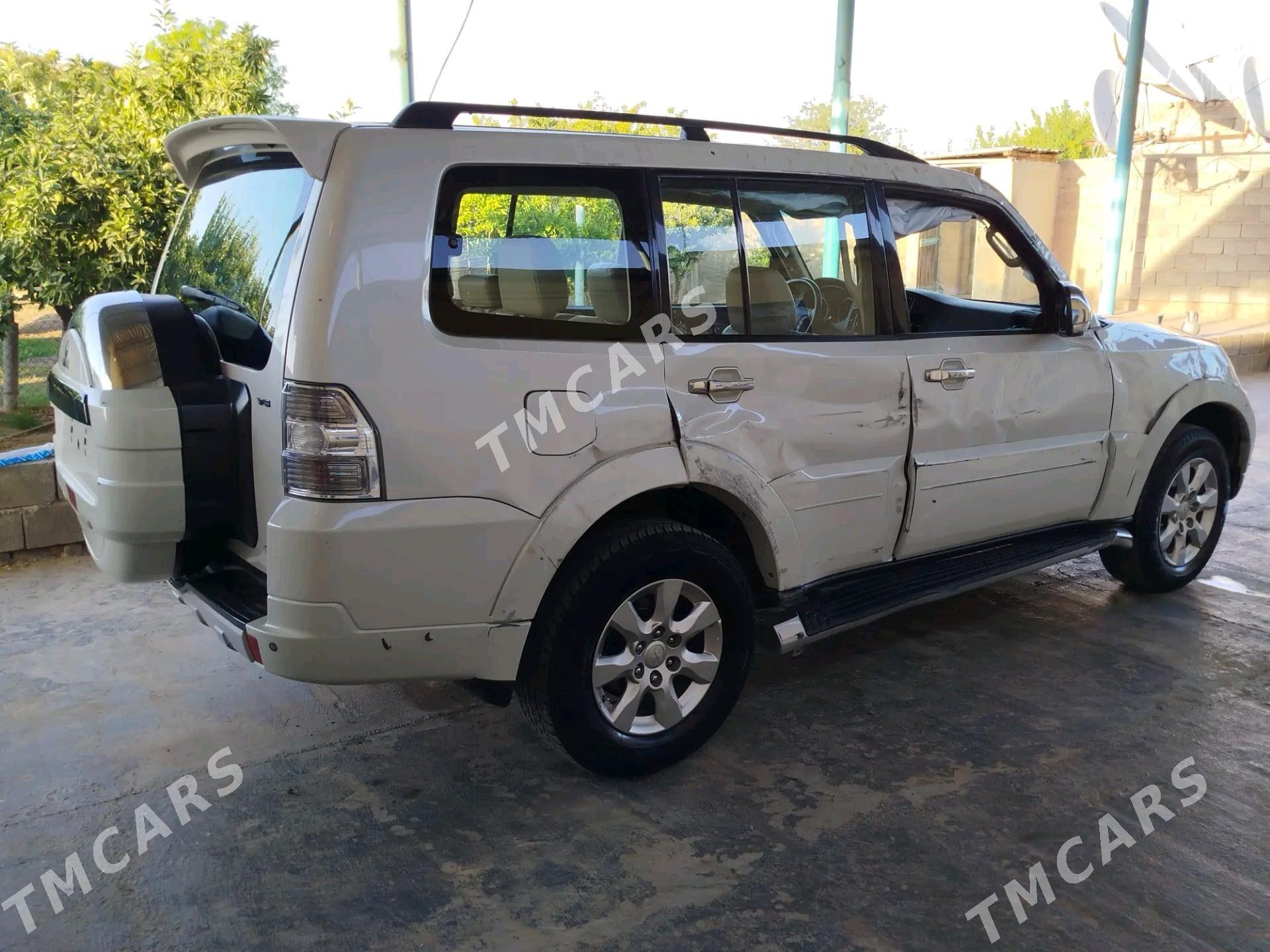 Mitsubishi Pajero 2013 - 185 000 TMT - Бузмеин - img 4