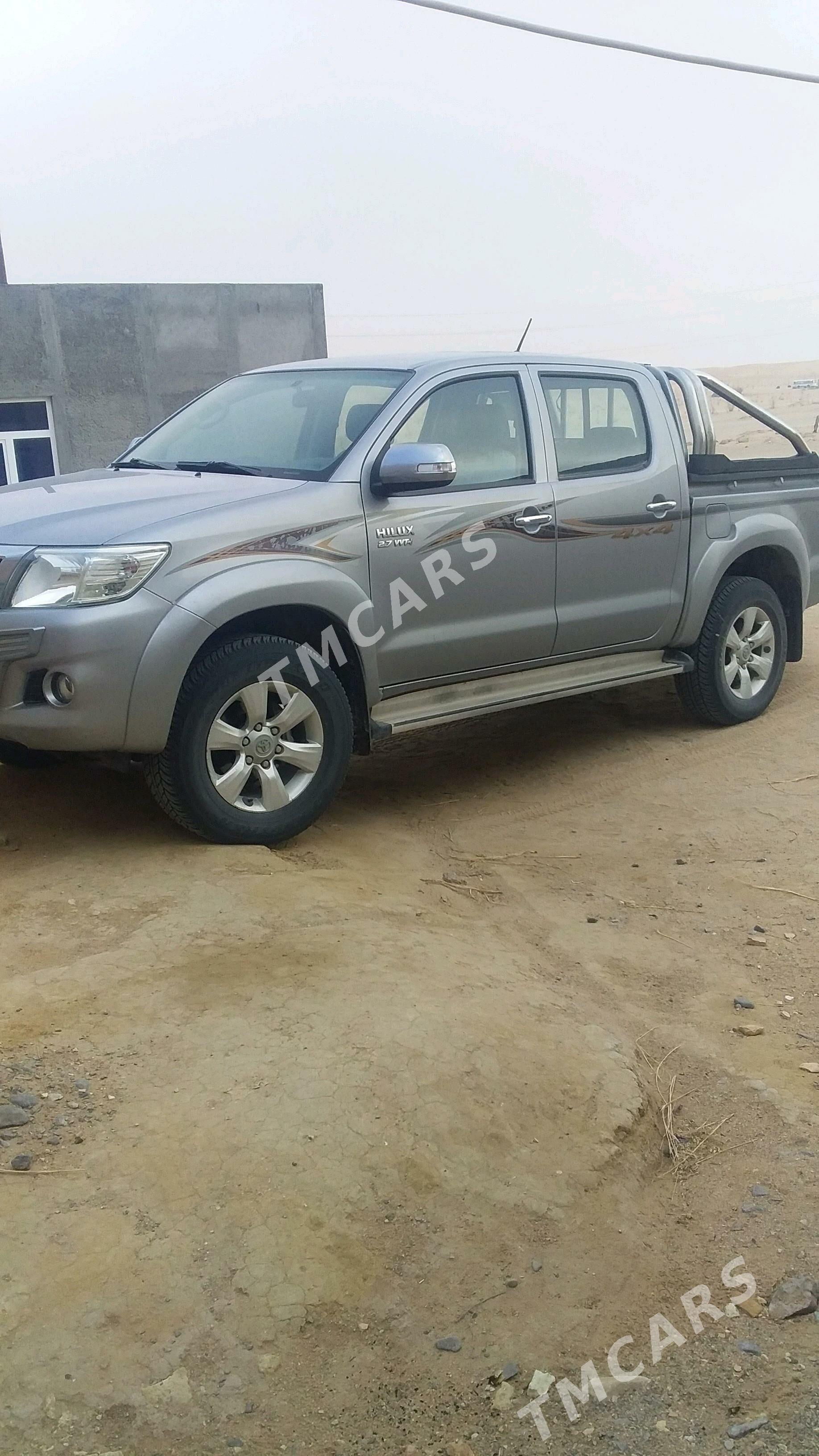 Toyota Hilux 2015 - 500 000 TMT - Gökdepe - img 3
