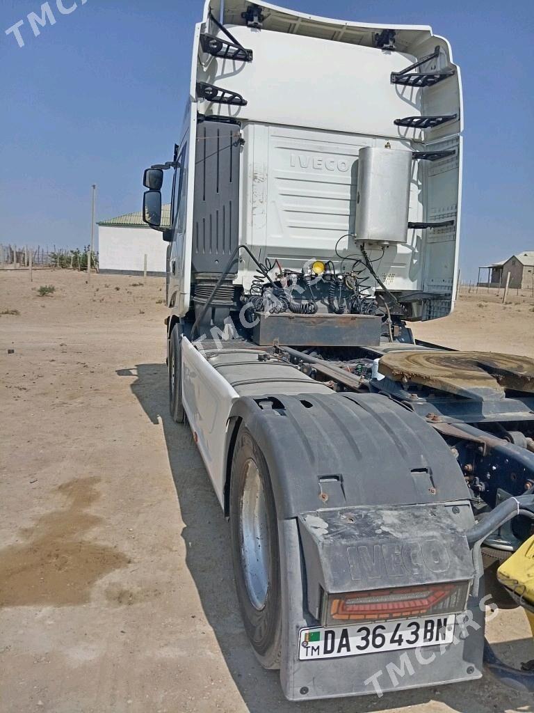 Iveco Stralis 450 2010 - 470 000 TMT - Этрек - img 3