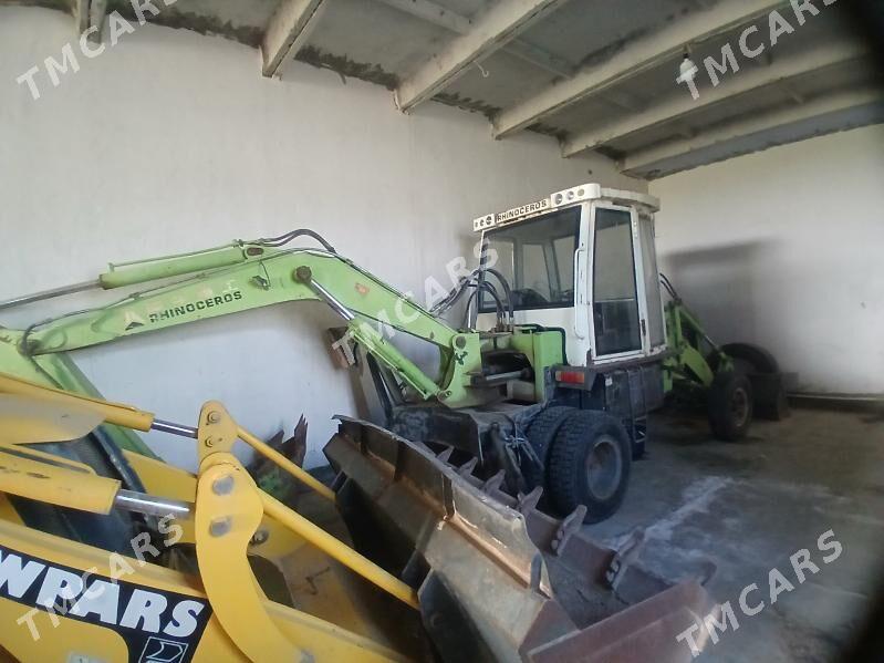 JCB 3CX Compact 2015 - 160 000 TMT - Дашогуз - img 2