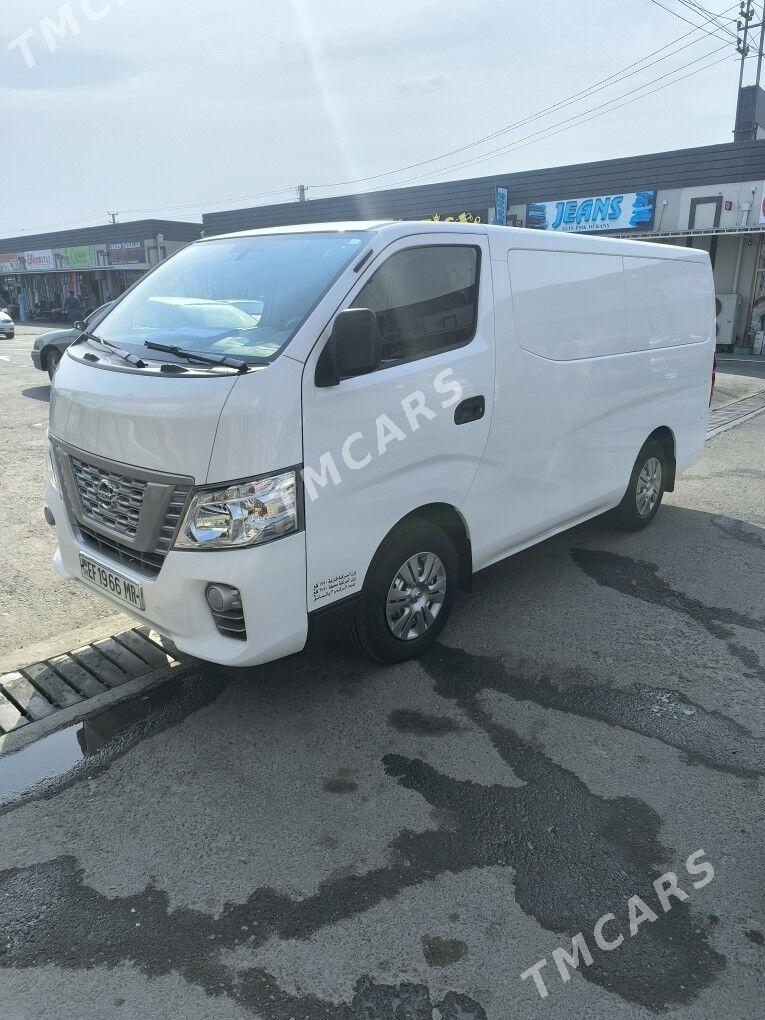 Nissan Urvan 2021 - 350 000 TMT - Мары - img 4