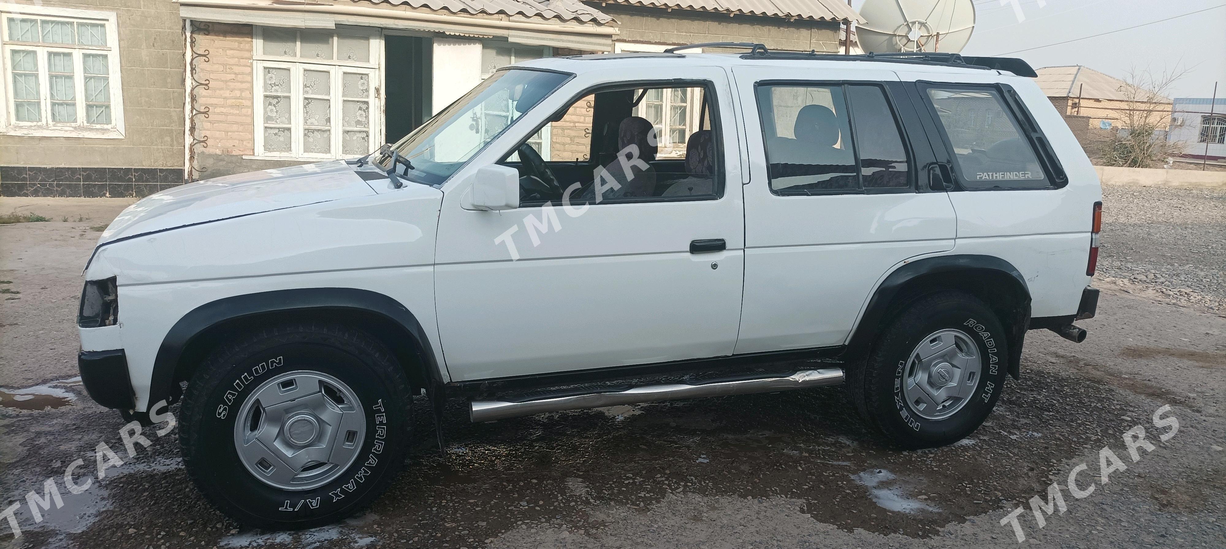 Nissan Pathfinder 1995 - 30 000 TMT - Tejen - img 2