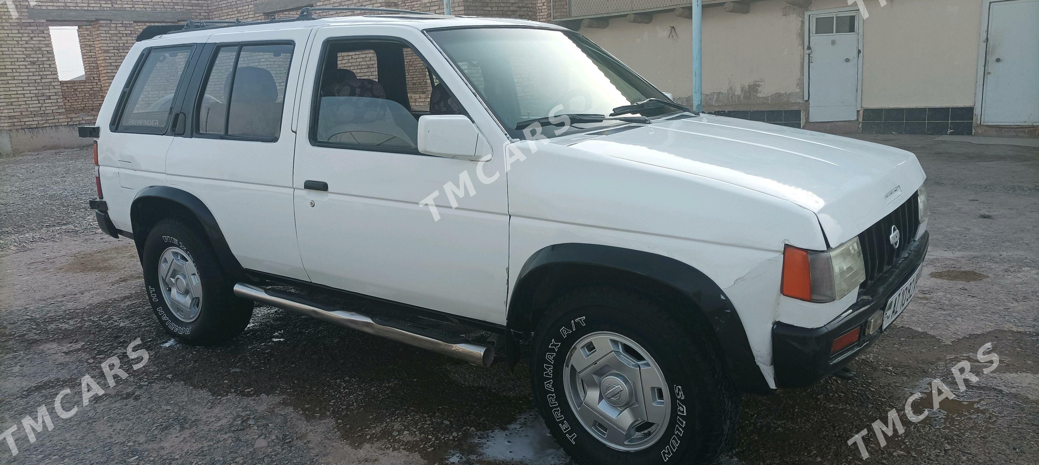 Nissan Pathfinder 1995 - 30 000 TMT - Tejen - img 3