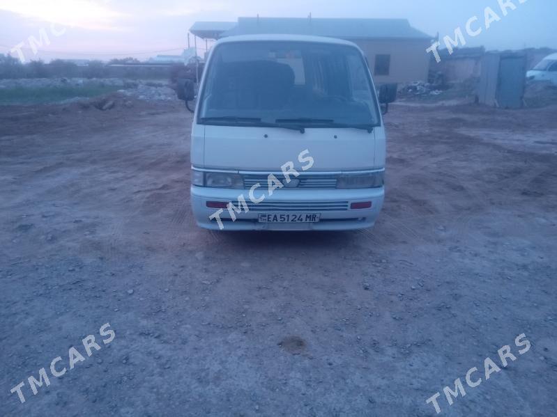 Nissan Urvan 2000 - 58 000 TMT - Мары - img 2