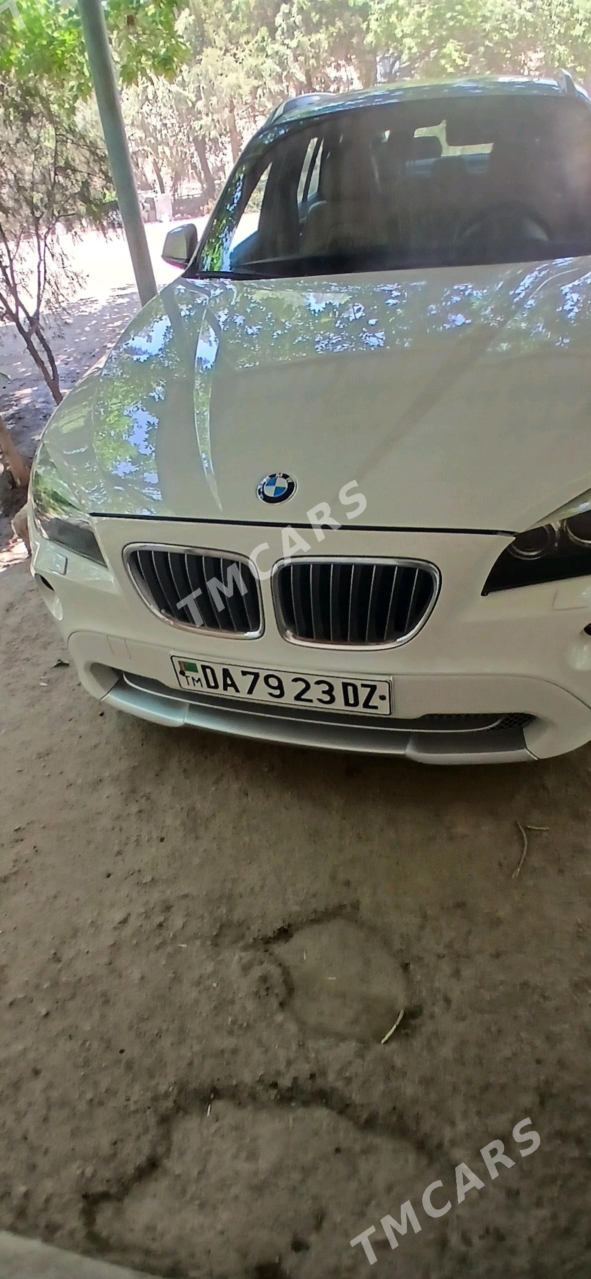 BMW X1 2012 - 250 000 TMT - Gubadag - img 4