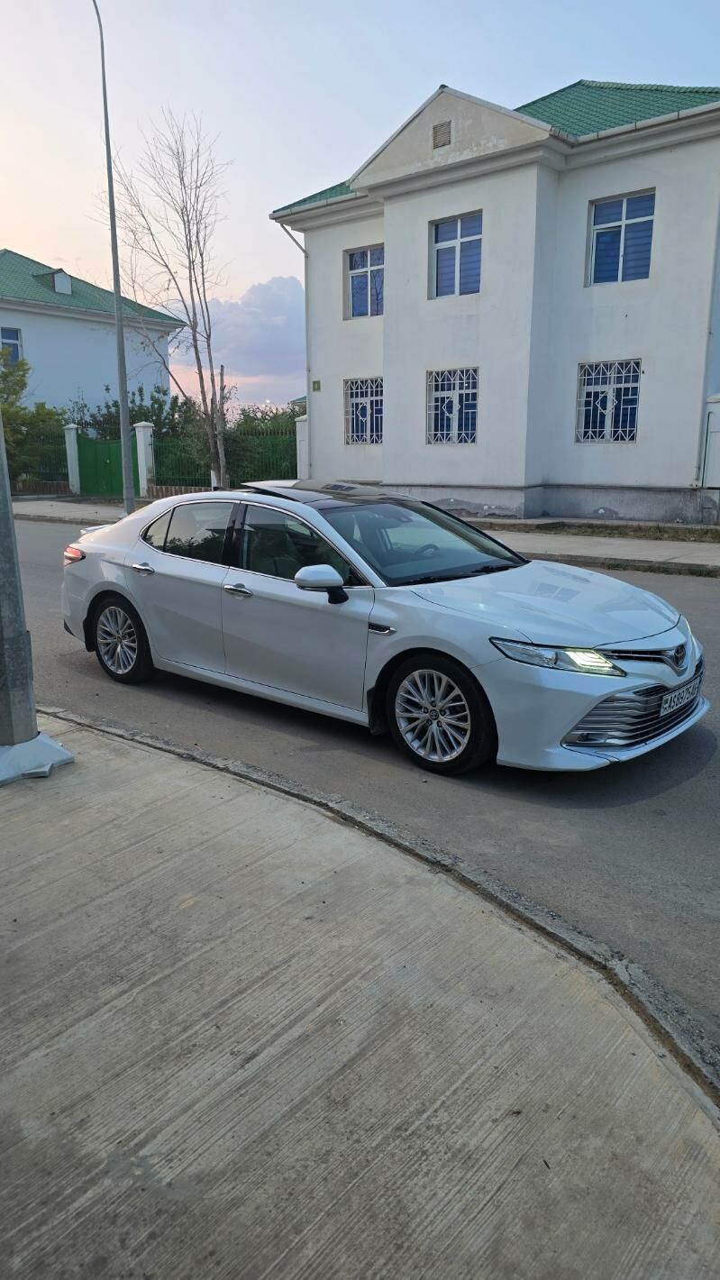 Toyota Camry 2019 - 395 000 TMT - Aşgabat - img 9