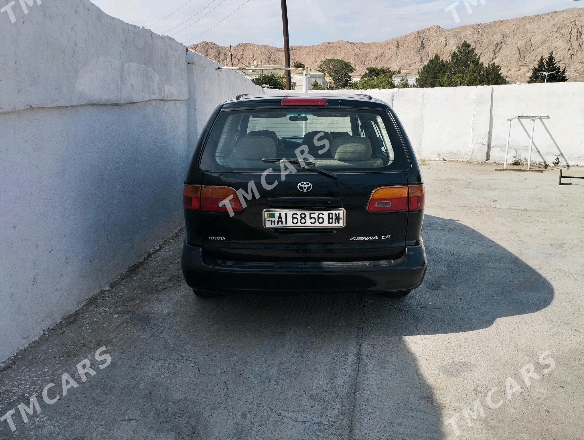 Toyota Sienna 2000 - 150 000 TMT - Туркменбаши - img 6