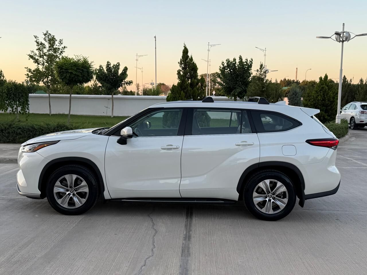 Toyota Highlander 2021 - 615 000 TMT - Aşgabat - img 6