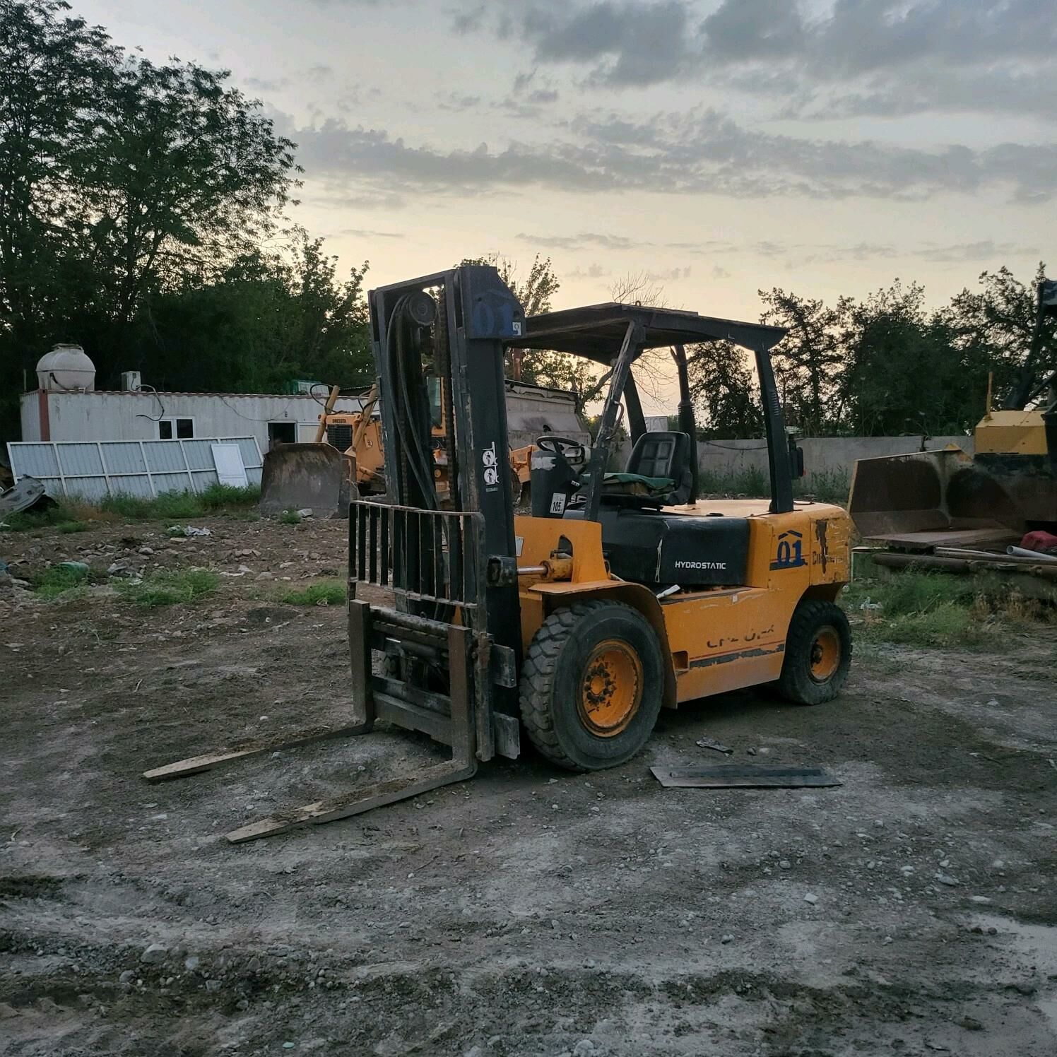 Kara Forklift 2010 - 150 000 TMT - Aşgabat - img 5
