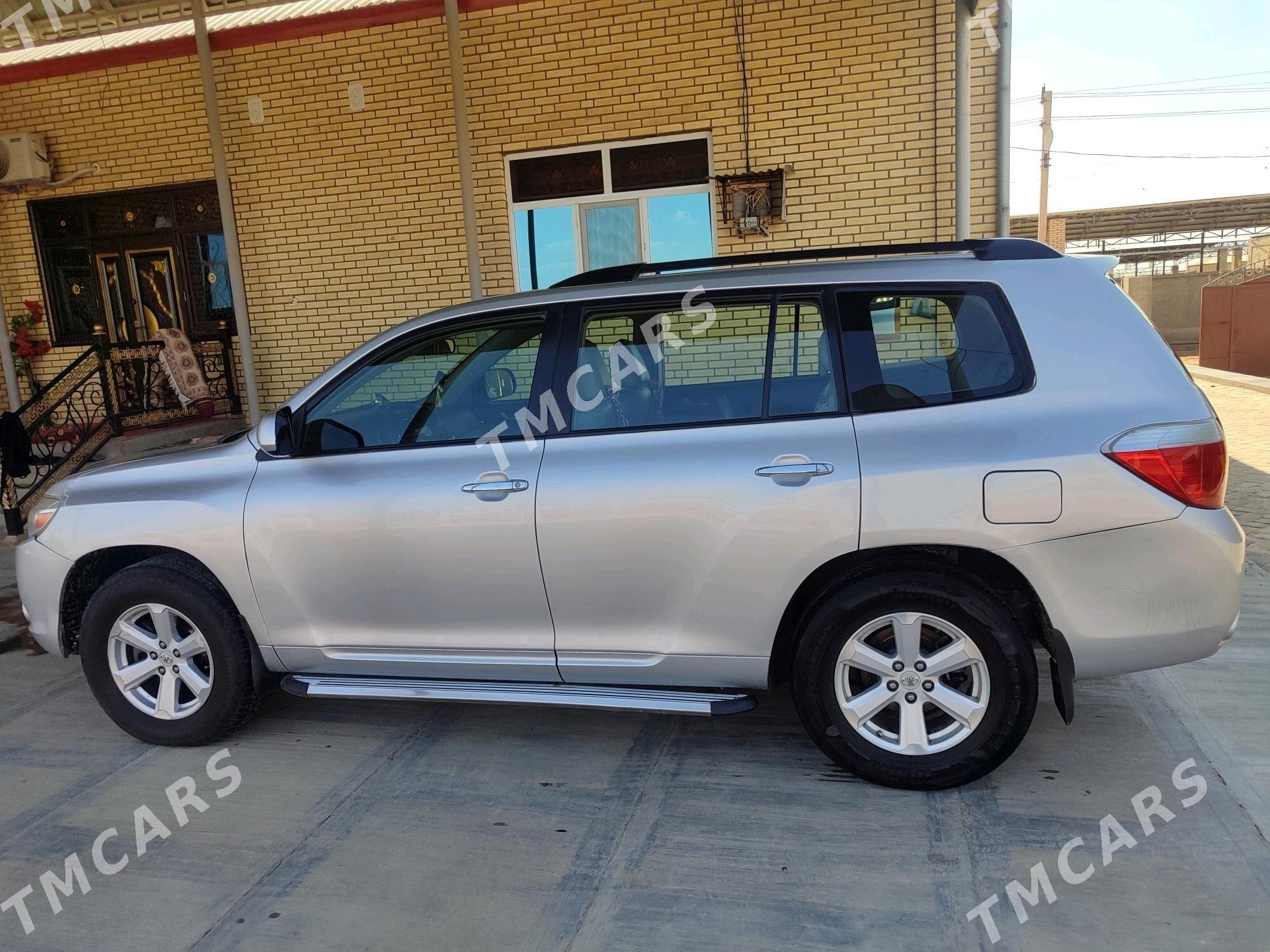 Toyota Highlander 2010 - 260 000 TMT - Байрамали - img 2