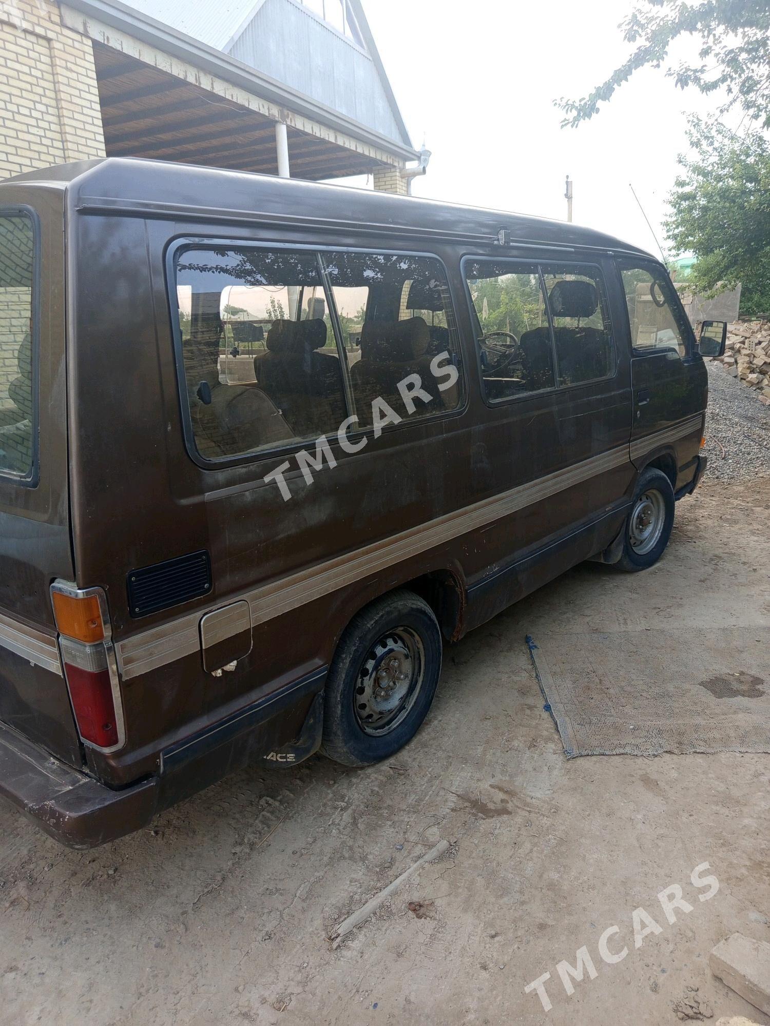 Toyota Hiace 1987 - 55 000 TMT - Baýramaly - img 4