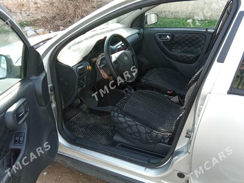 Opel Corsa 2002 - 45 000 TMT - Ak bugdaý etraby - img 4