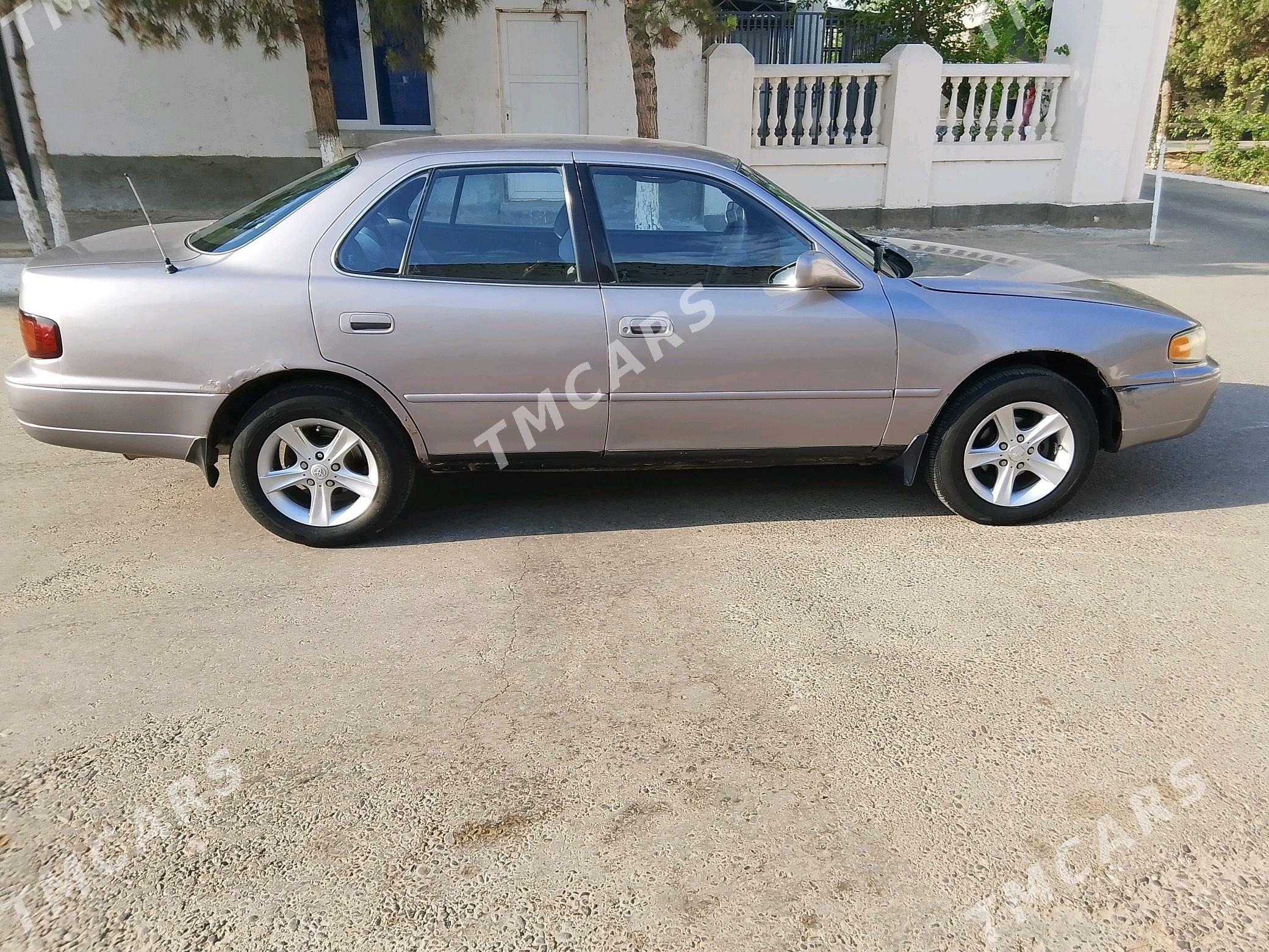 Toyota Camry 1995 - 80 000 TMT - Байрамали - img 4