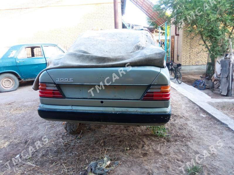 Mercedes-Benz 300E 1991 - 11 000 TMT - Дянев - img 2