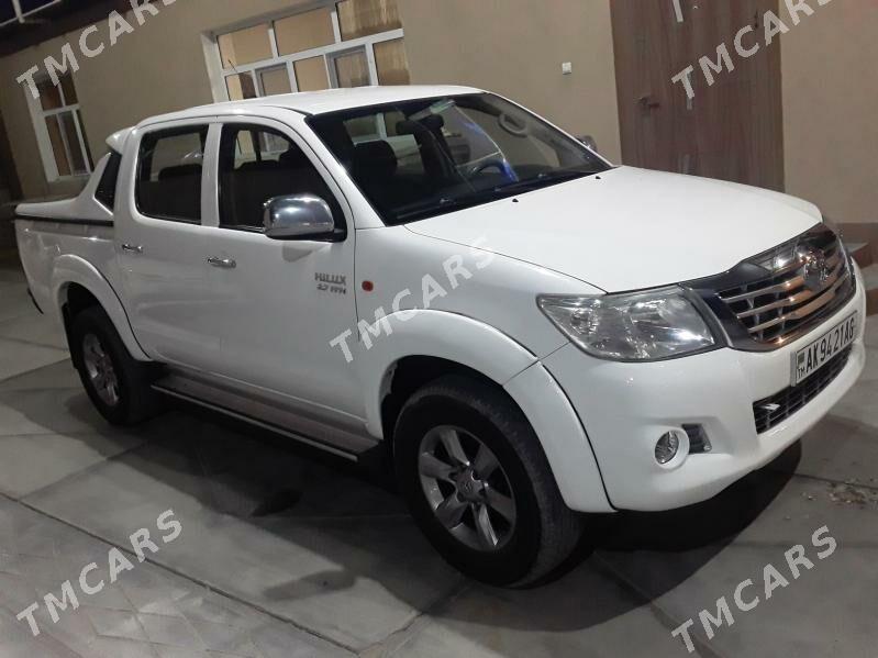 Toyota Hilux 2012 - 351 000 TMT - Ашхабад - img 3