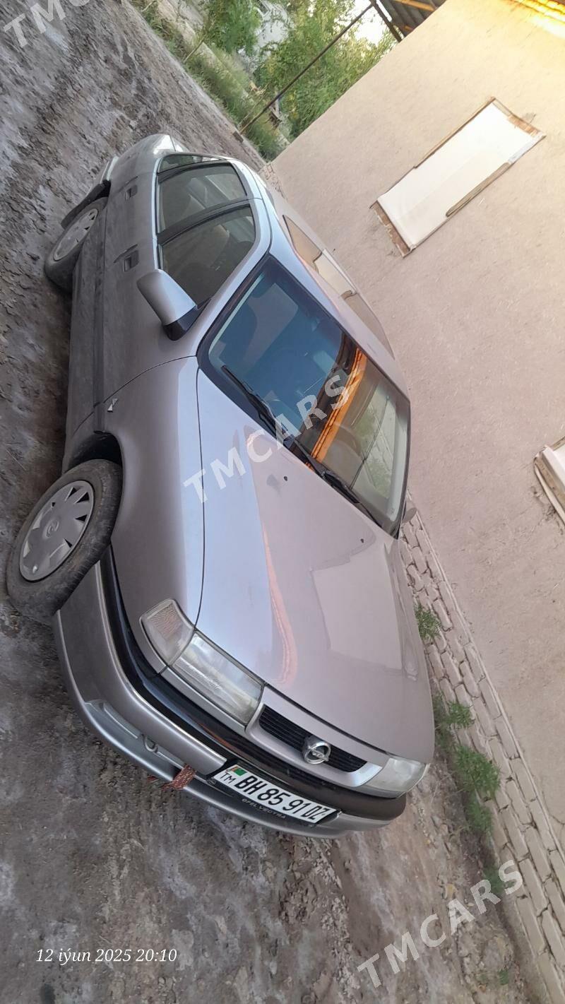 Opel Vectra 1995 - 55 000 TMT - Гурбансолтан Едже - img 4