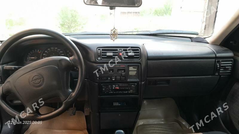 Opel Vectra 1995 - 55 000 TMT - Гурбансолтан Едже - img 9