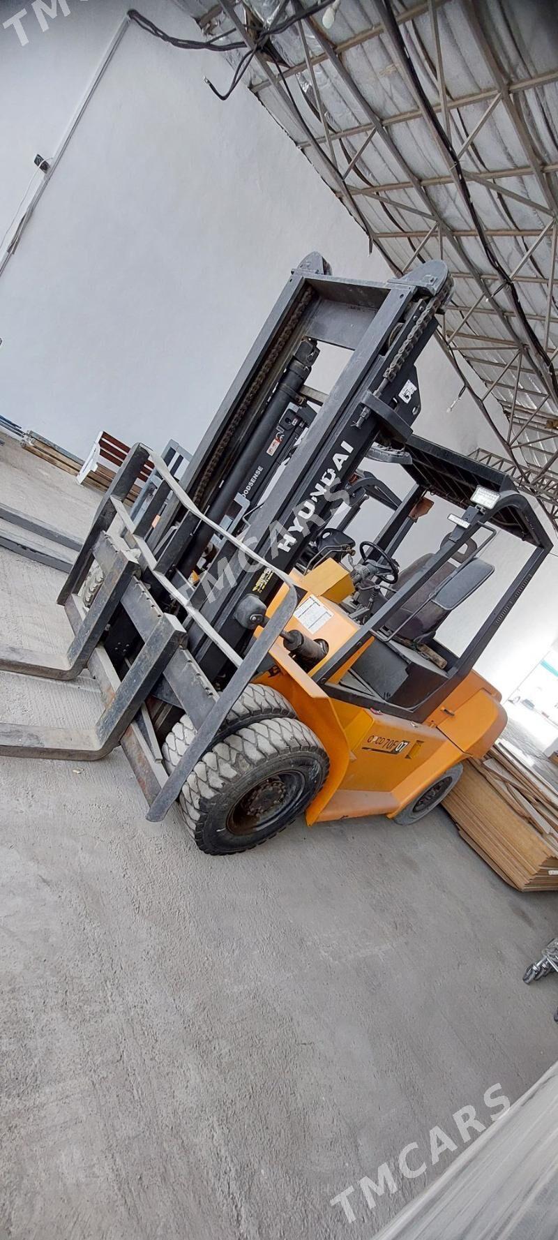 Kara Forklift 2012 - 190 000 TMT - Aşgabat - img 2